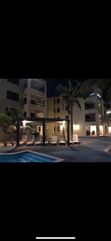 Casa orcas, Progreso