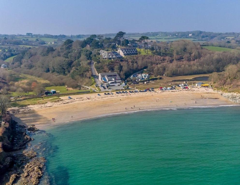 Howldrevel, Mawnan Smith