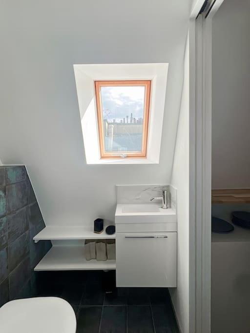 Fully renovated studio for 2 - 5