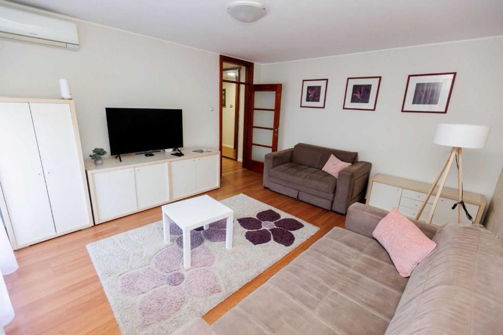 Mirror Apartment, Subotica