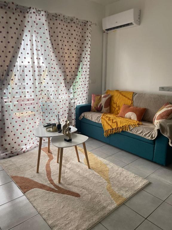 Studio Ça Mplait, Cayenne