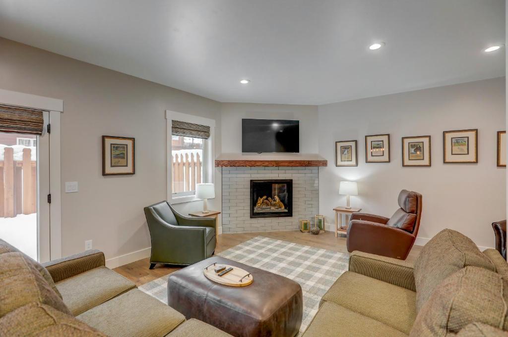 New - Blue Bear Lodge - Prime location - Air Conditioning - WiFi - Fireplace, McCall