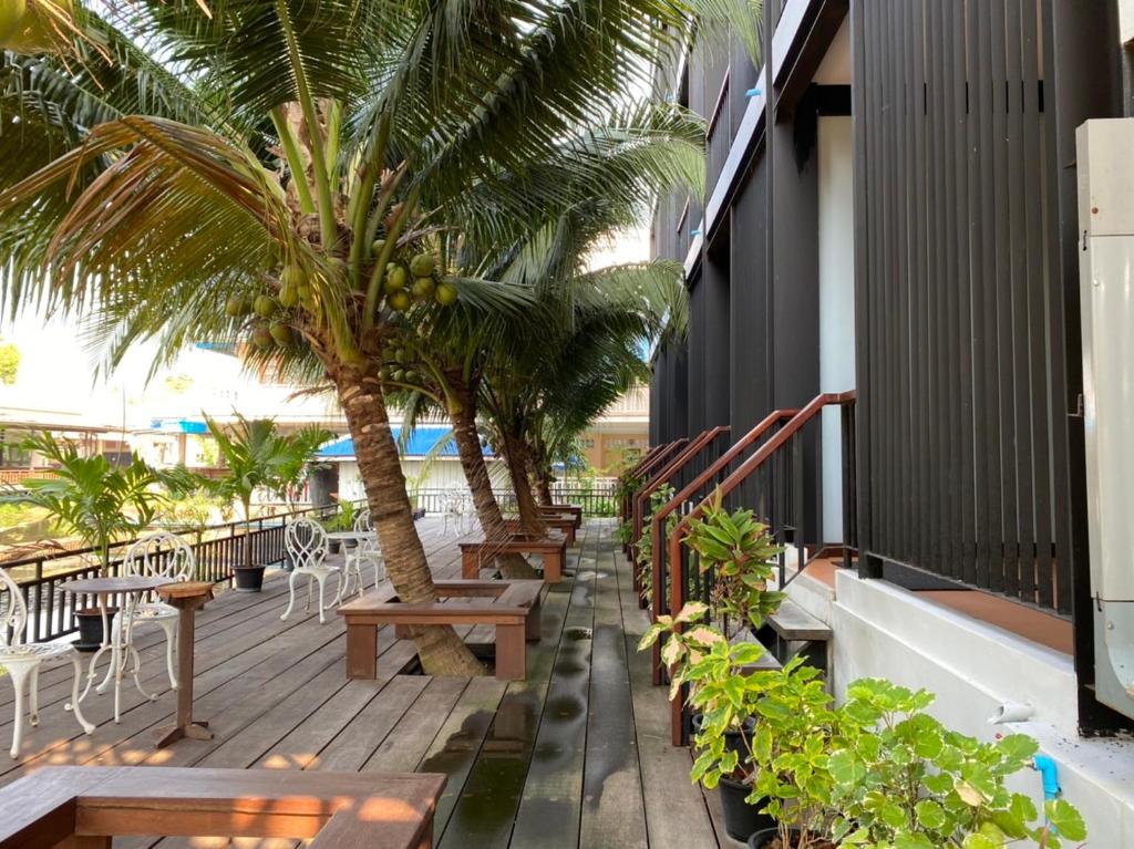 Balcony/terrace, Maikaew Damnoen Resort in Ratchaburi