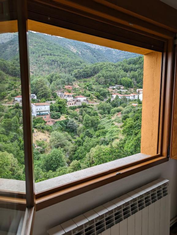 Escondite de Julia, Mijares