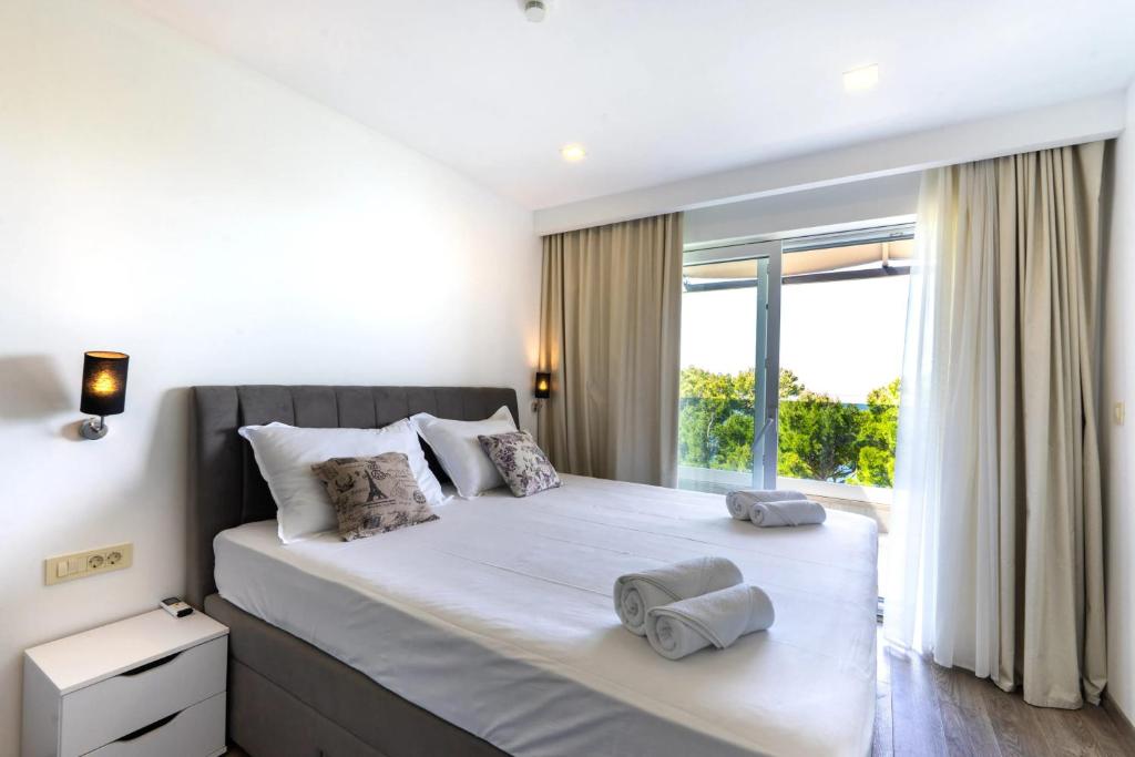 Modern apartment in Makarska with sea view, Makarská