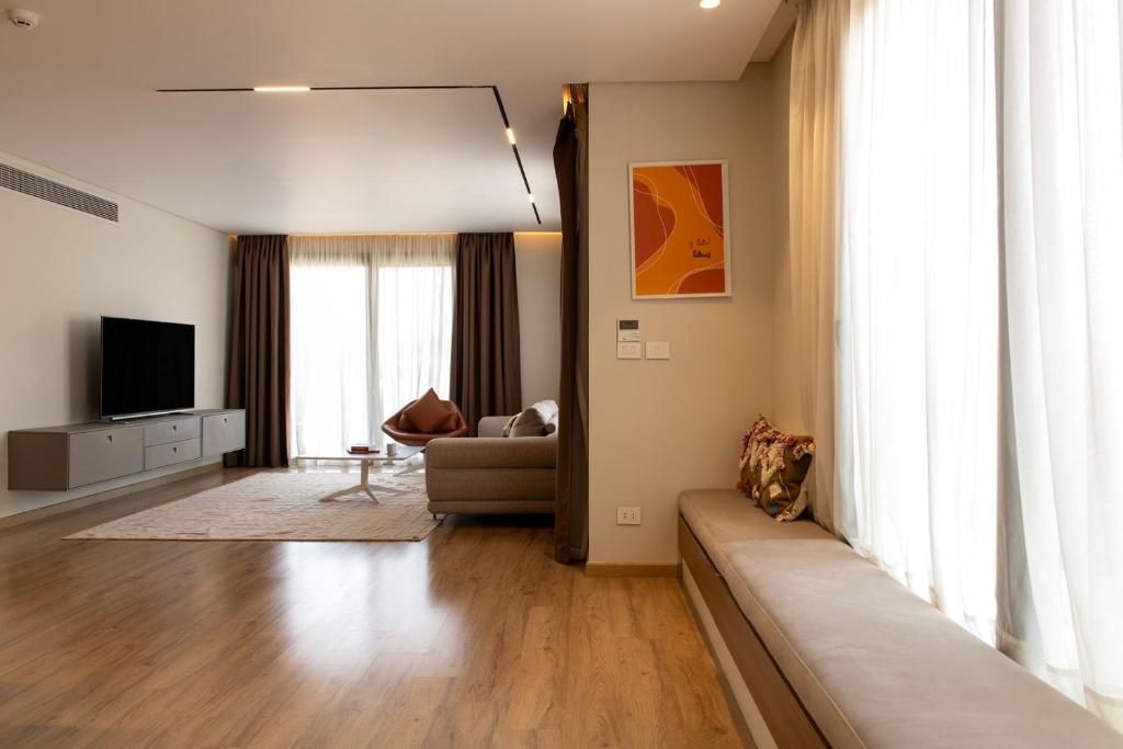 Sakura at Silver Palm near The Waterway, Káhira