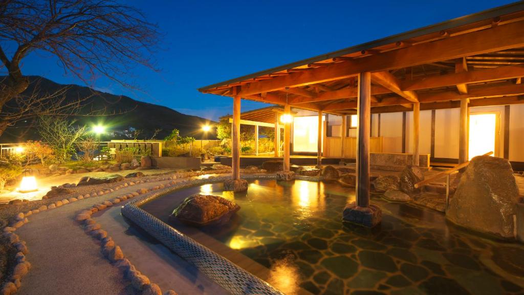 Open air bath