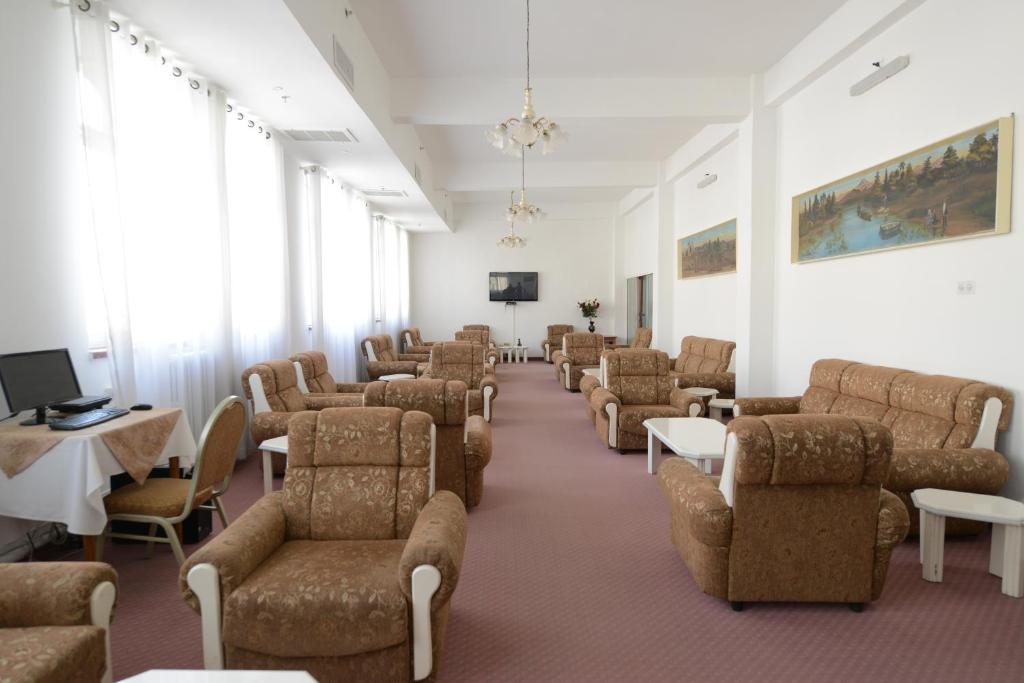 Shared lounge/TV area, Rivoli Hotel in Jerusalem