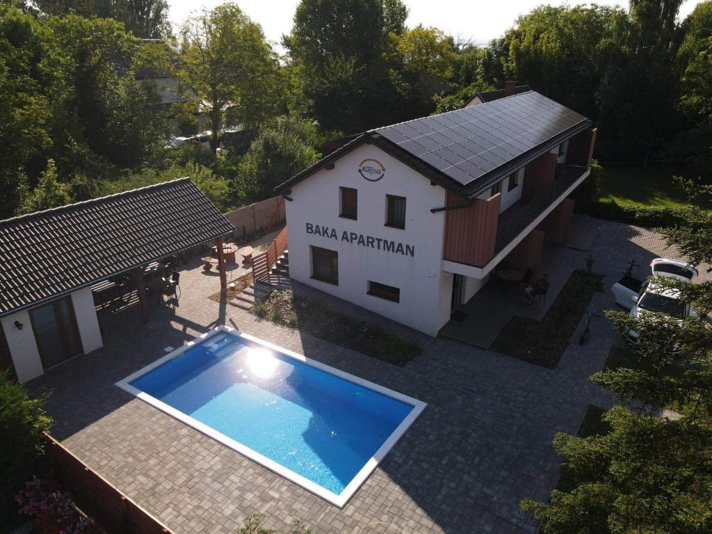 Baka Apartman, Ábrahámhegy