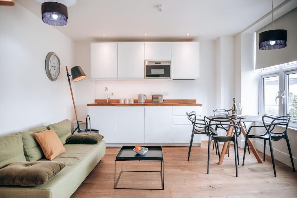 Beach Bolthole 2, Bournemouth