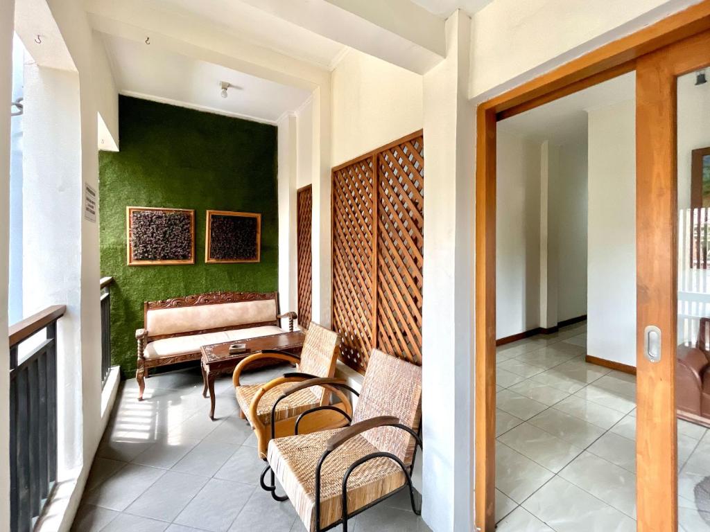 フロント・ロビー