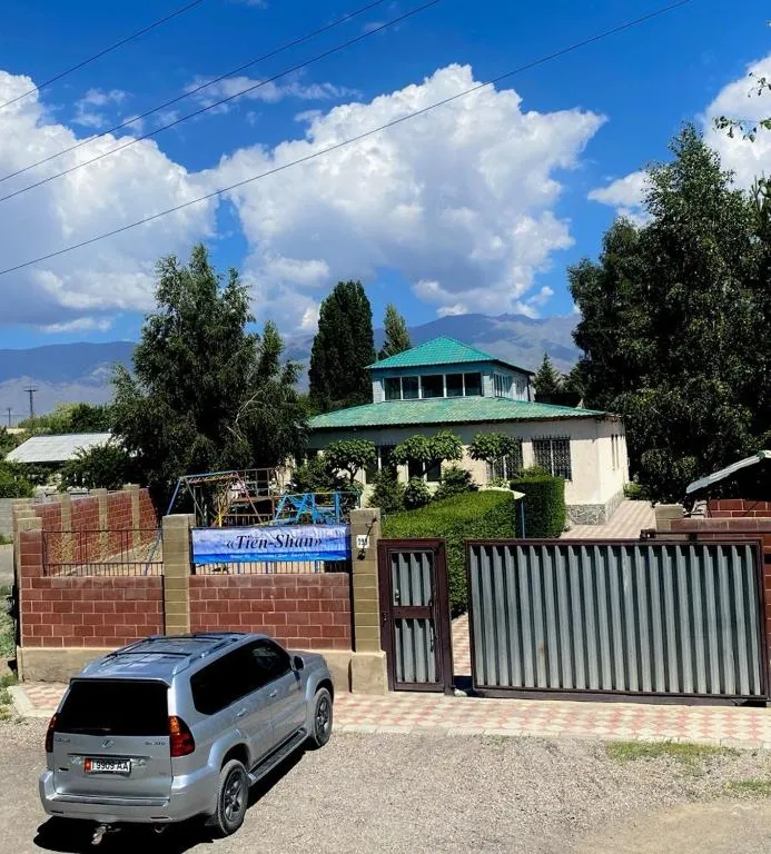 Tian-Shan Guest House, hotel in Balykchy
