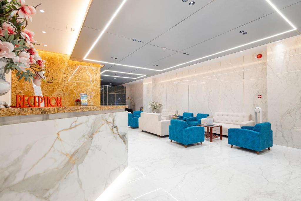 Shared lounge/TV area