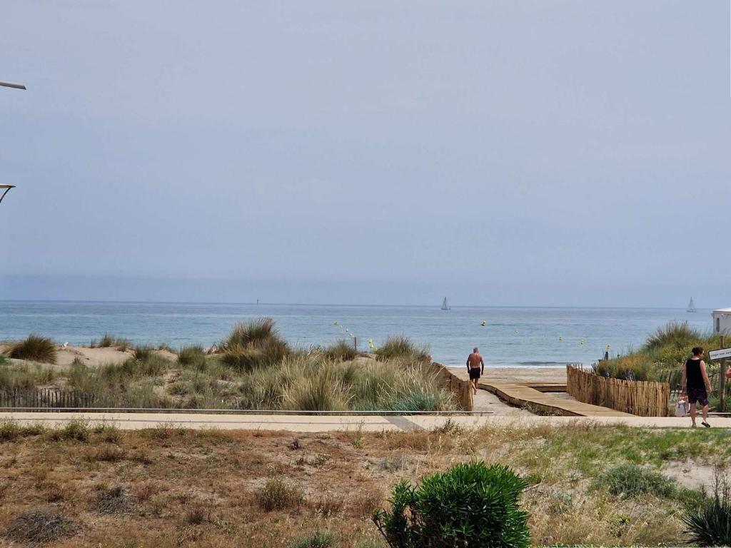 Appartement à 2 pas de la plage avec terrasse et parking - FR-1-387-150 - 1