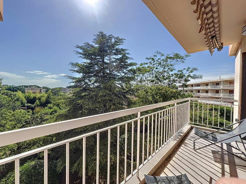 Lumineux T3 climatisé près de la plage des Lecques, avec double terrasse et parking. - FR-1-770-22 - 2