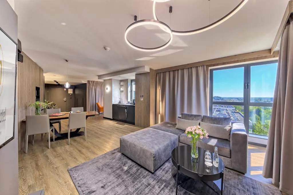 Focus Hotel Premium Warszawa，位于华沙的酒店