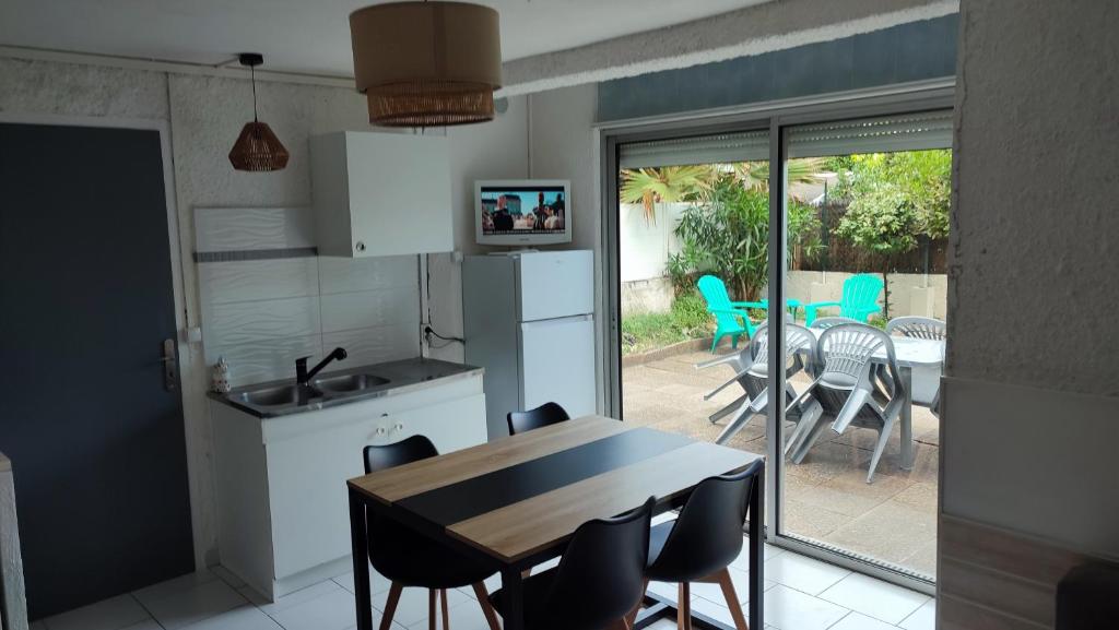 T2 RDC avec Jardin, Cap d'Agde, Secteur Falaise, 100 m plage, Clim, WIFI, Parking - 3