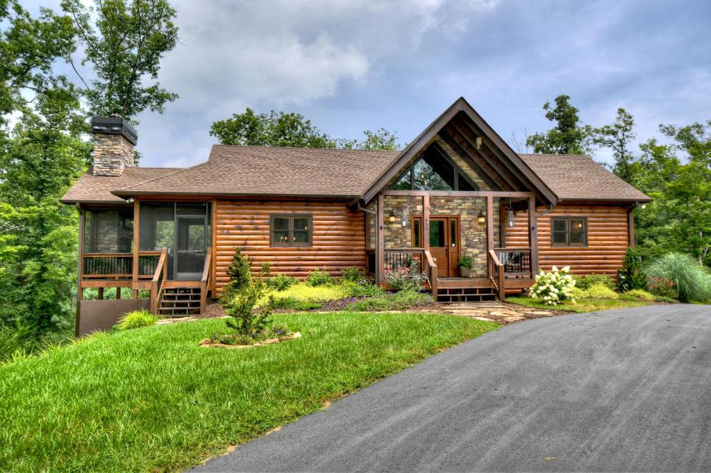 Woodsong, Mineral Bluff