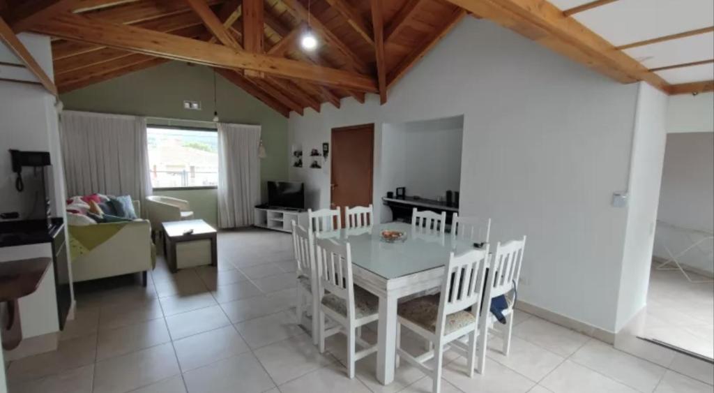 Amplia casa en La Falda - 4