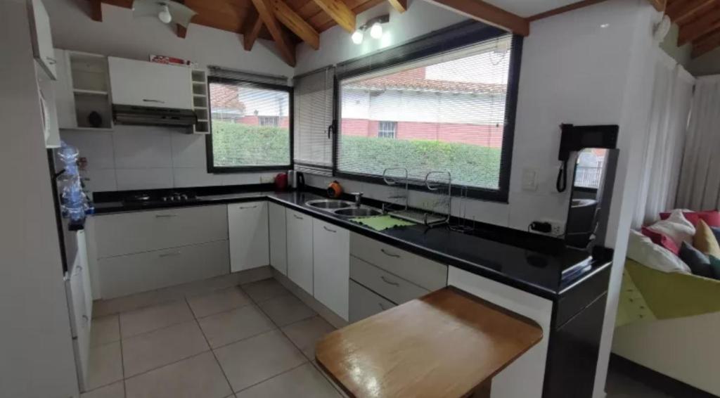 Amplia casa en La Falda - 5