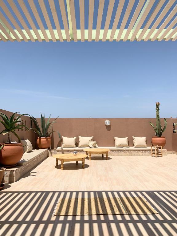 The Line Up, Mirleft