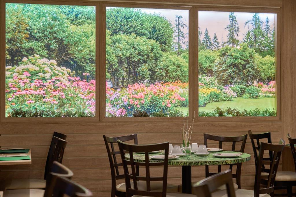 Hotel Puerta de Toledo — Restaurant & bars in Madrid, Community of Madrid