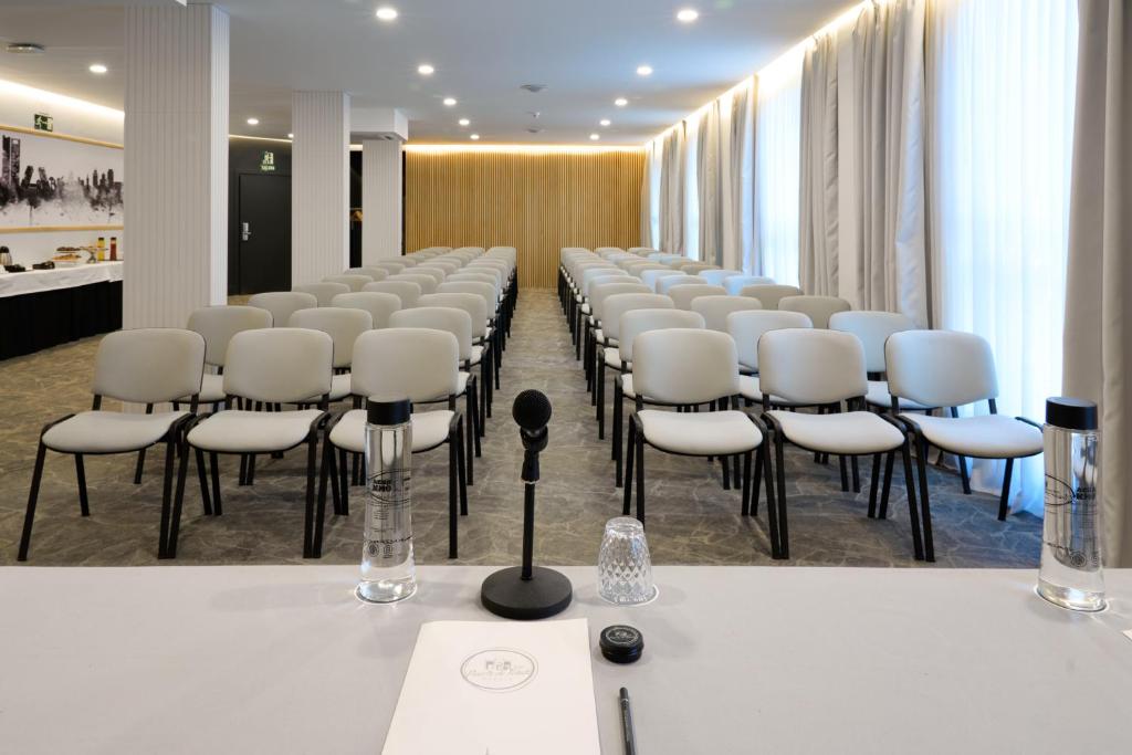 Hotel Puerta de Toledo — Hotel building in Madrid, Community of Madrid