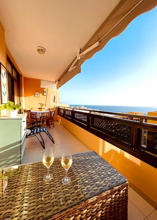 Casa HUGO - ocean view, quiet pool, fibre net, los Gigantes, Puerto de Santiago