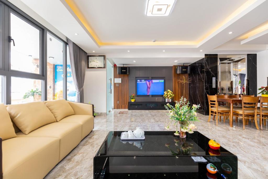 Sunflower Villa – Free Bida – Phòng Karaoke – Có Thang Máy – 10 Phòng Ngủ – Gần Biển