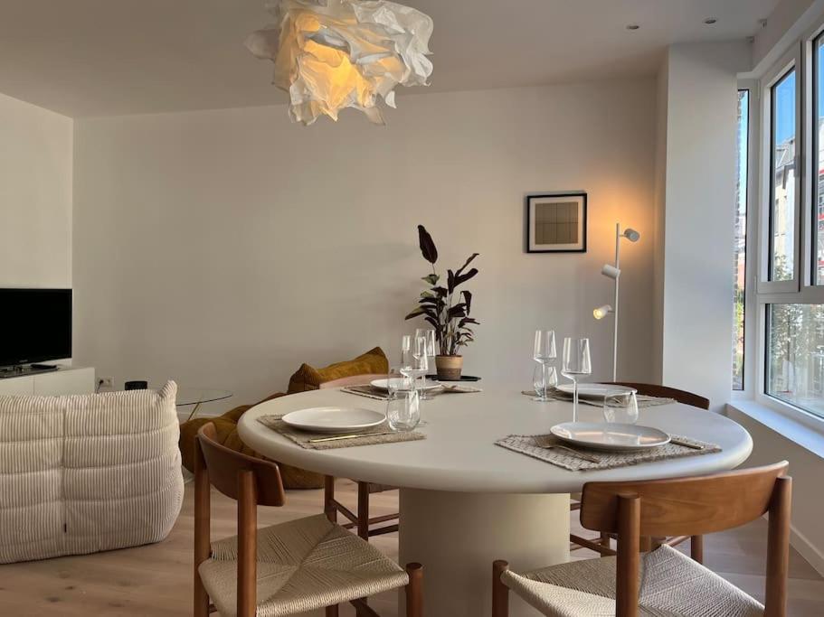 House of Legend, Antverpy