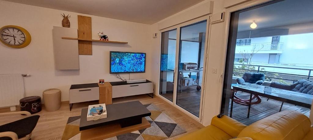 Spacious apartment near the sea - 4