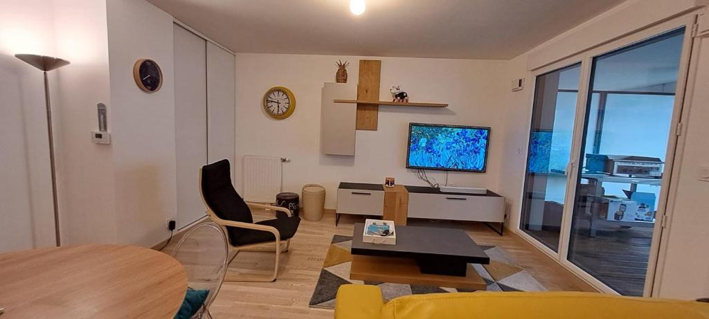 Spacious apartment near the sea - 5