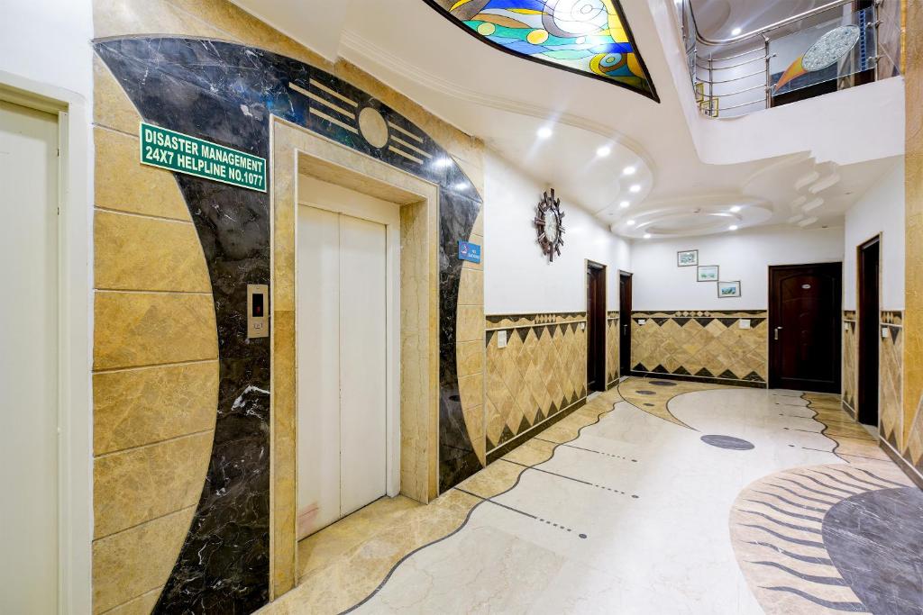 フロント・ロビー