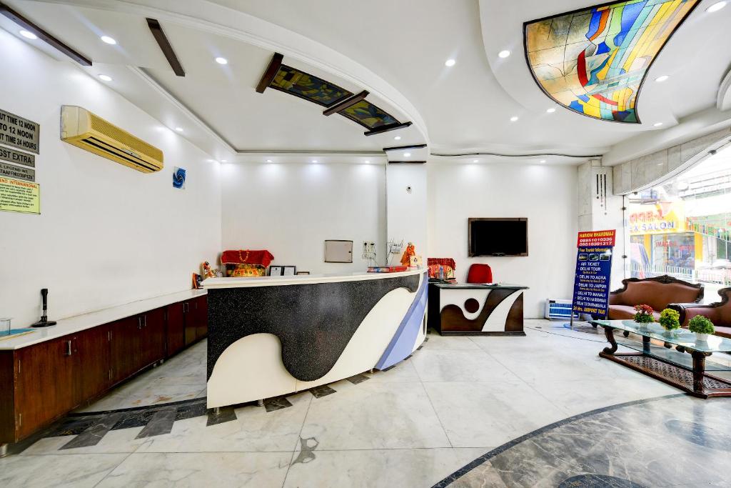 フロント・ロビー