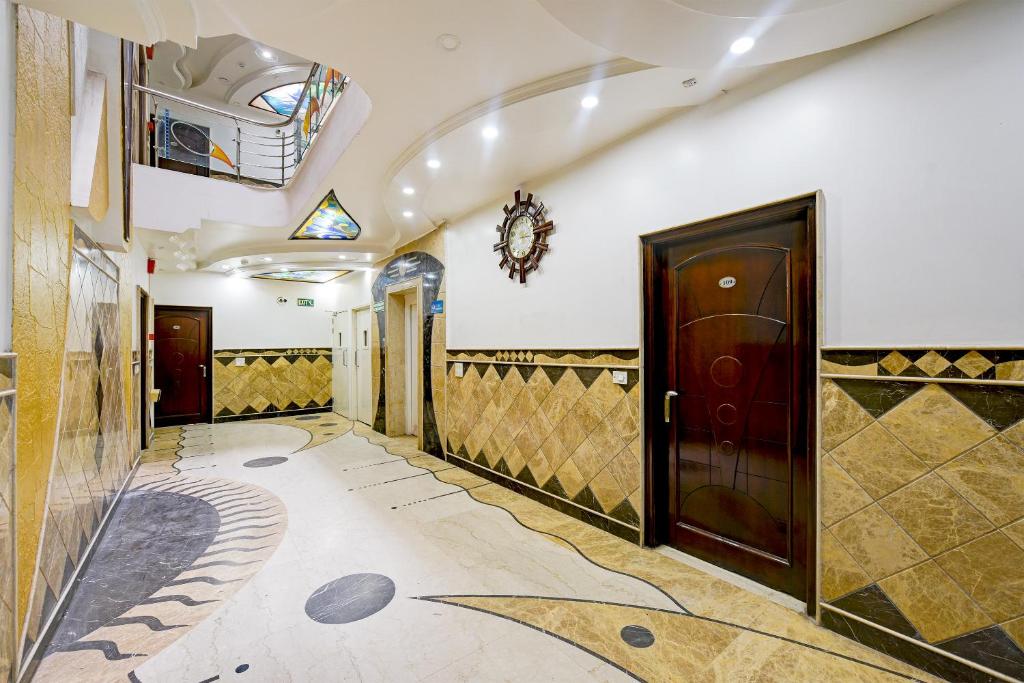 フロント・ロビー