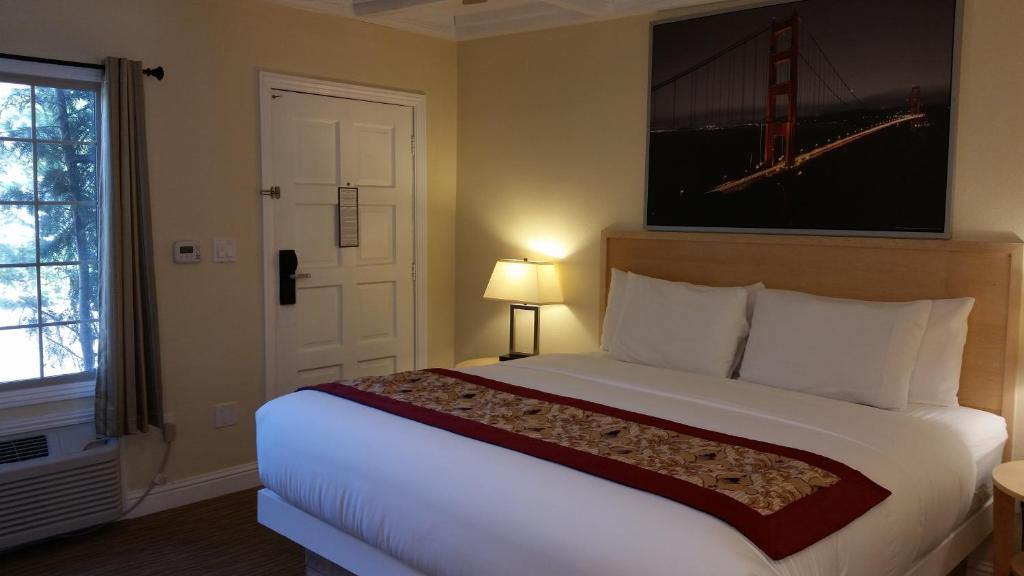 Marin Lodge photo