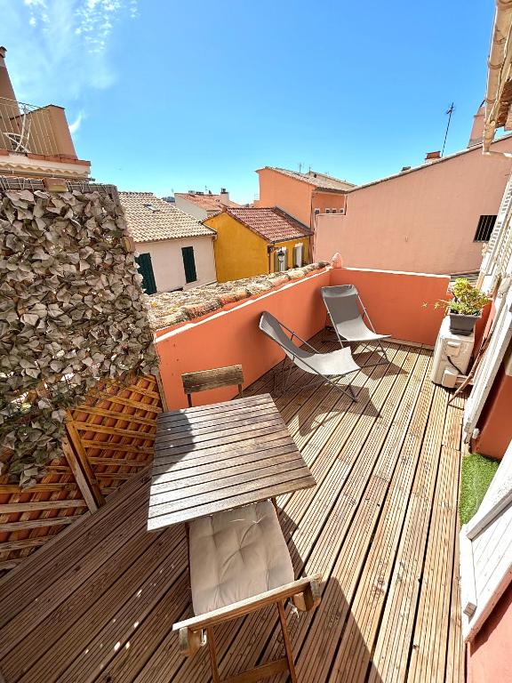 Studio terrasse Sanary centre ville rue piétonne - 1