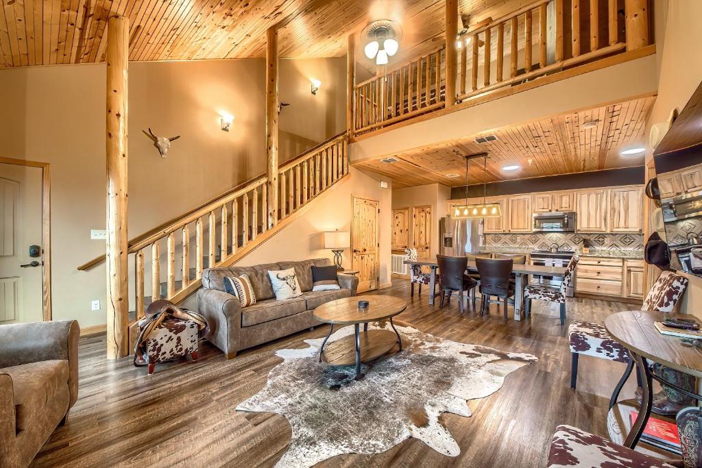 OM A5 River Float Haus on the Gruene, New Braunfels