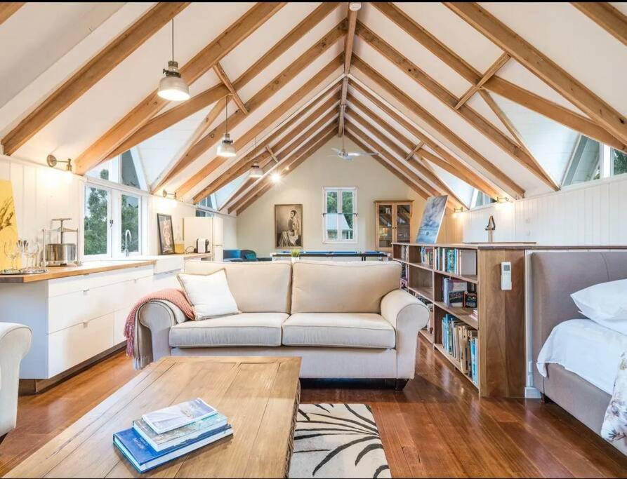 The Loft at Shelford, Doroq