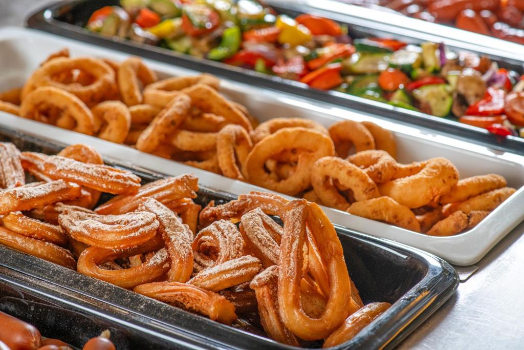 อาหารและเครื่องดื่ม