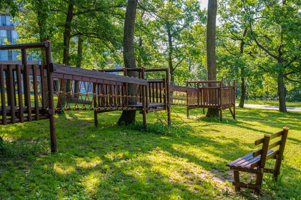 สนามเด็กเล่น