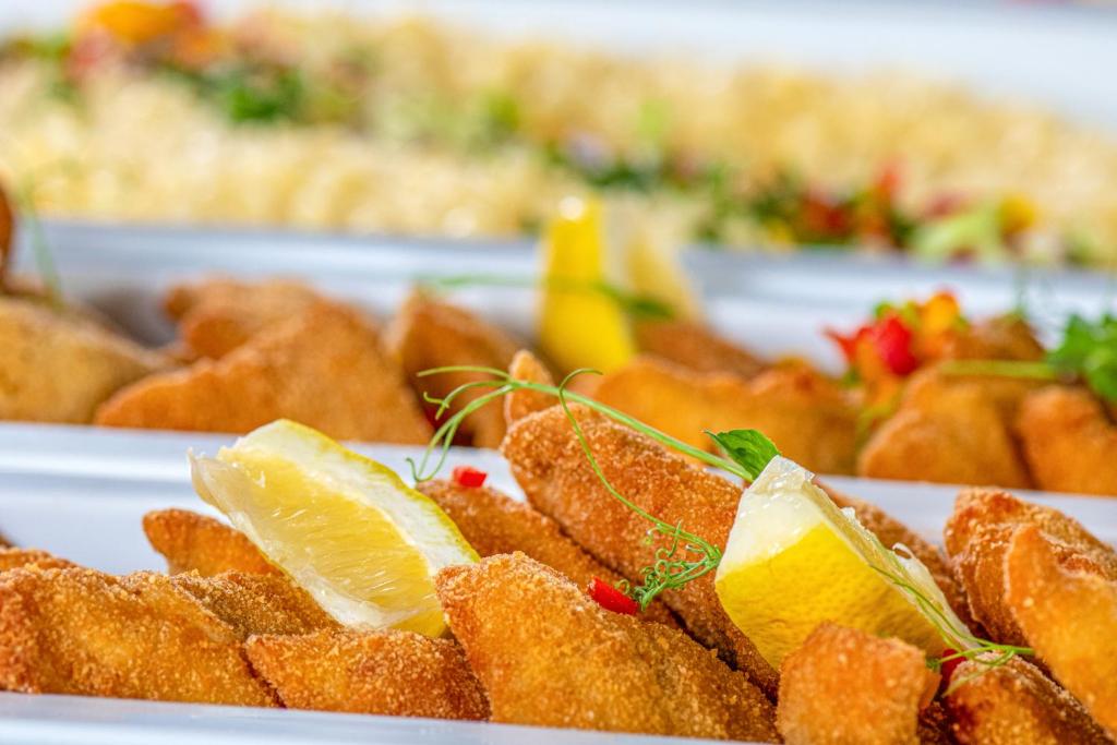 อาหารและเครื่องดื่ม