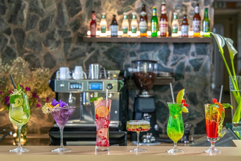 อาหารและเครื่องดื่ม