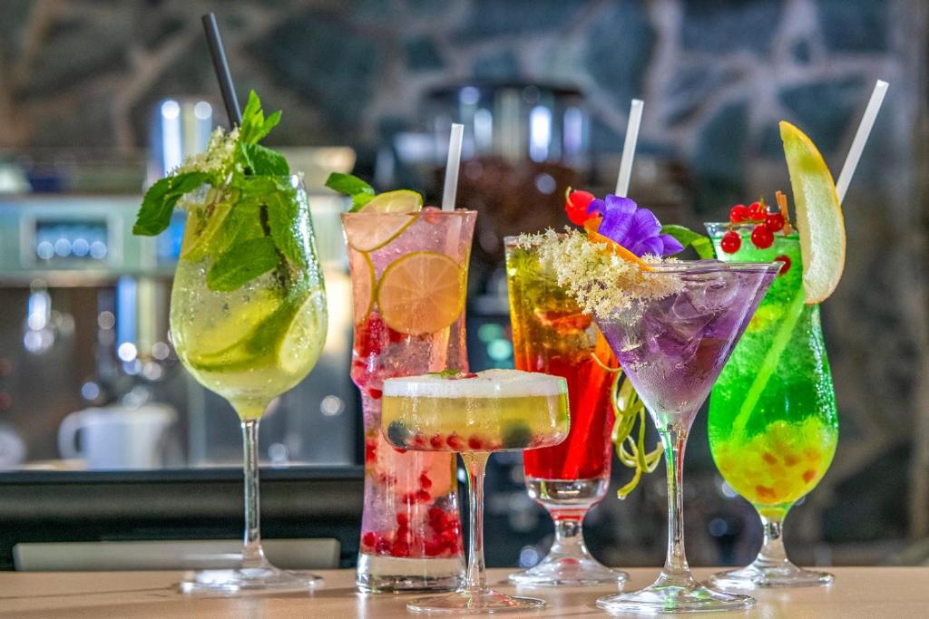 อาหารและเครื่องดื่ม