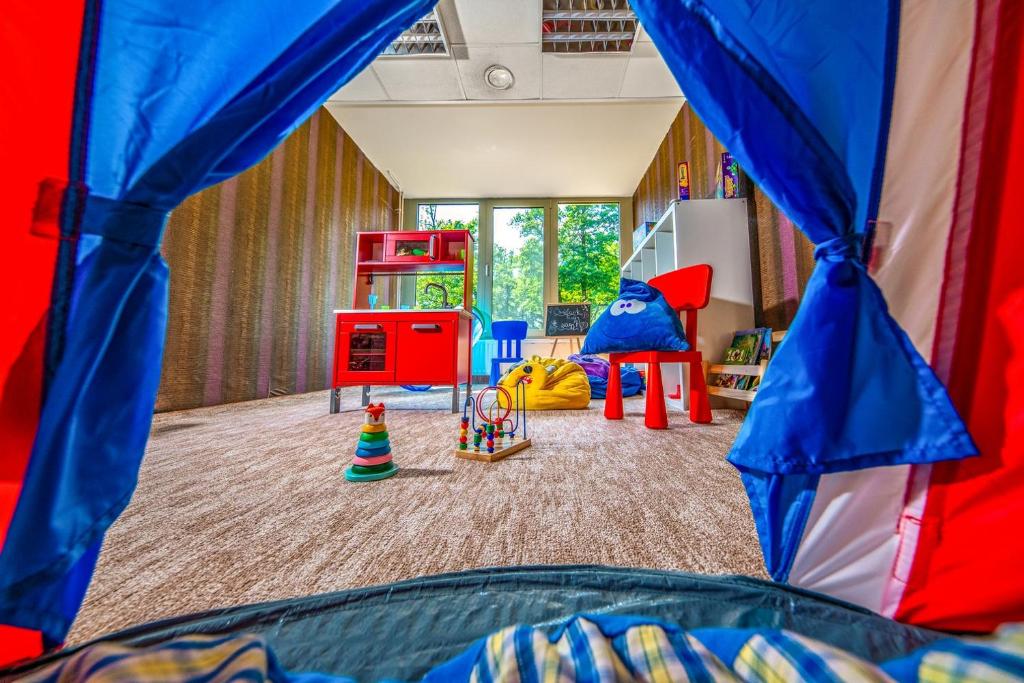 สนามเด็กเล่น