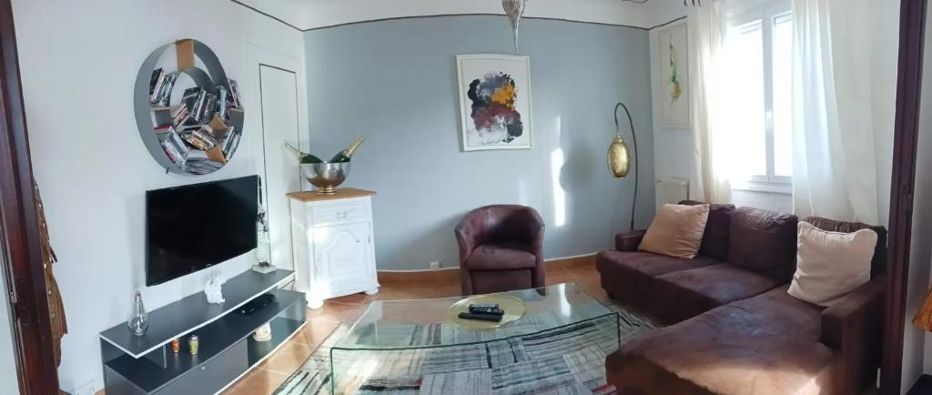 Appartement moderne à Perpignan avec vue sur la montagne, Perpignan