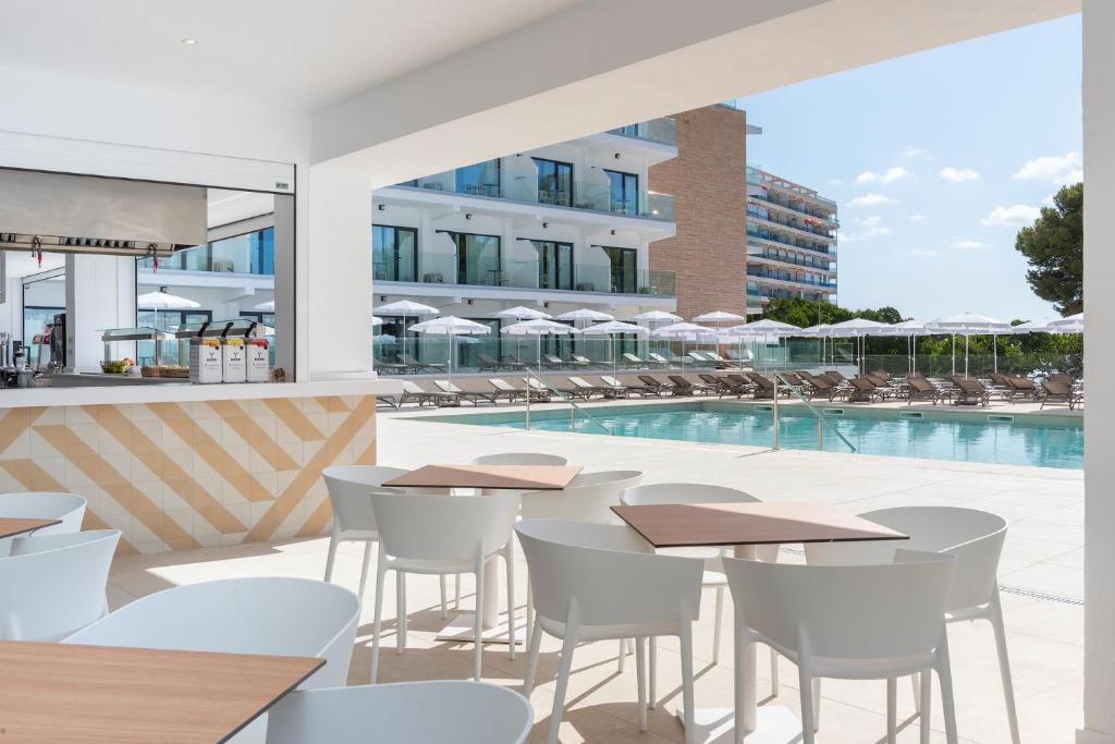 Hotel Palia Tropico Playa — Palma Nova, Balearic Islands