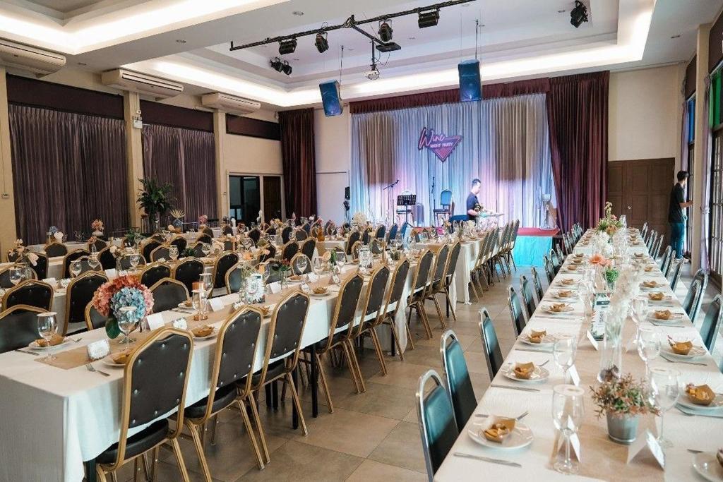 Banquet hall