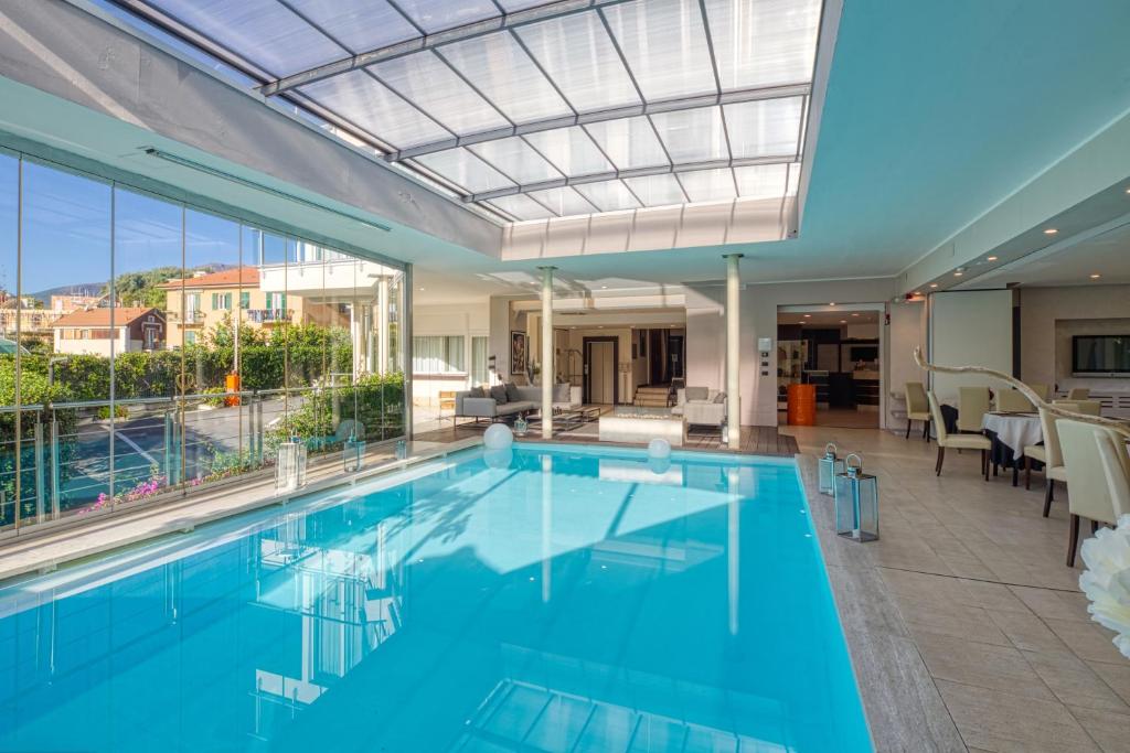 スイミングプール