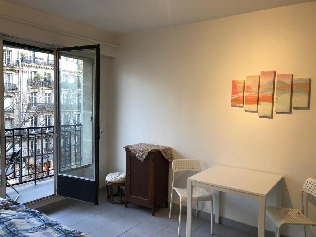 Beautiful studio next to metro - 3